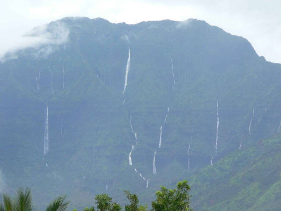 Hawaii  Kauai   2006.03.18  North Shore Waterfalls P1020515